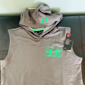 Under Armour coldgear youth sleeveless pullover